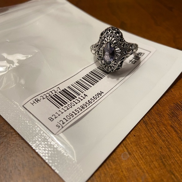 Vintage Antique Silver Amethyst Ring - Picture 8 of 9